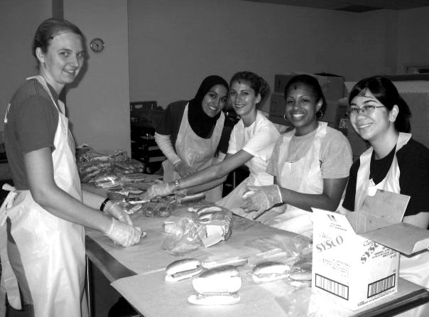 Volunteers sorting food