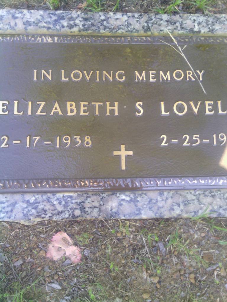 Scott Lovell's mothers gravestone