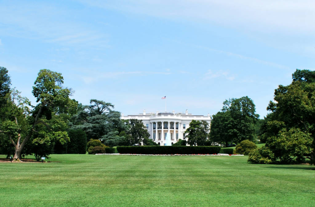 A photo of the White House.