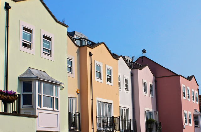 Image of multiple houses in a row