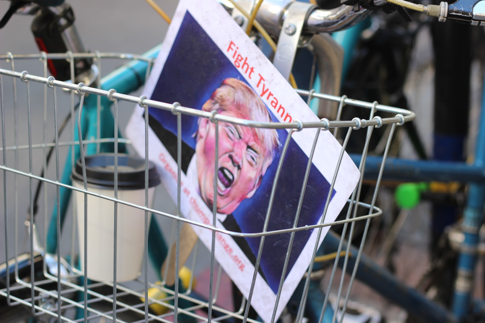 A poster of Trump in a grocery cart.