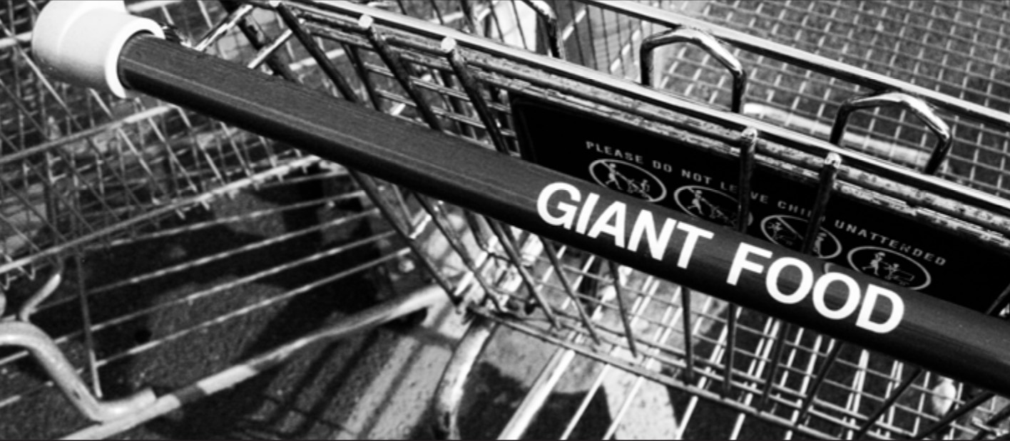 An image of a Giant Store shopping cart.