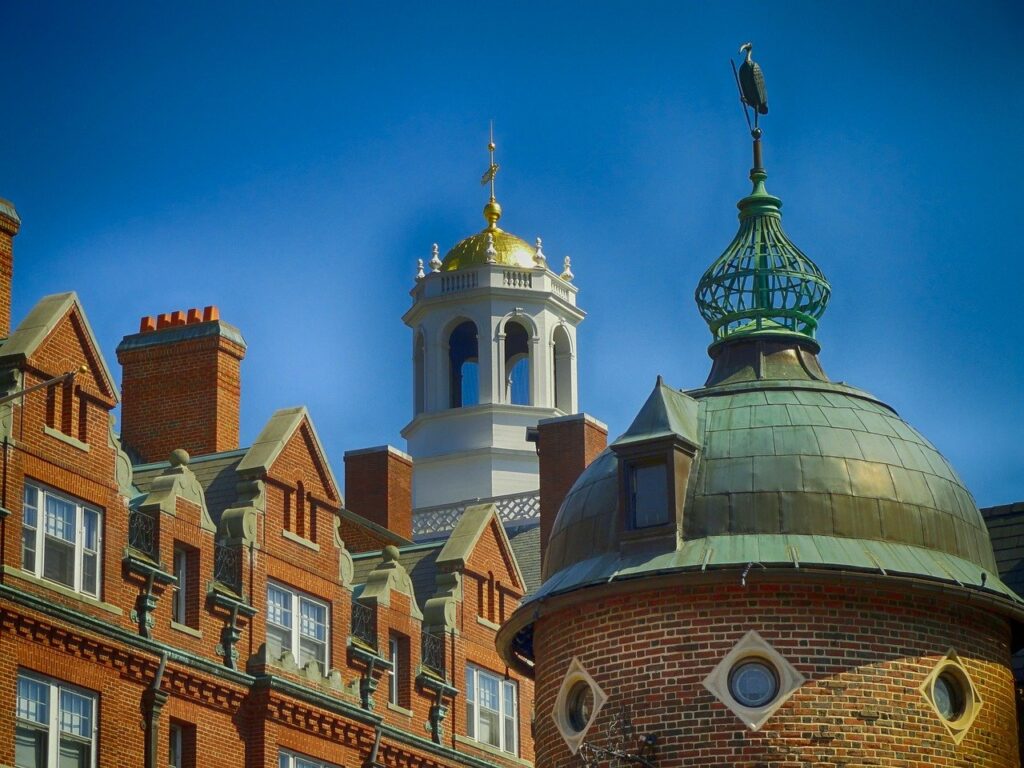 An image of buildings at Harvard University.