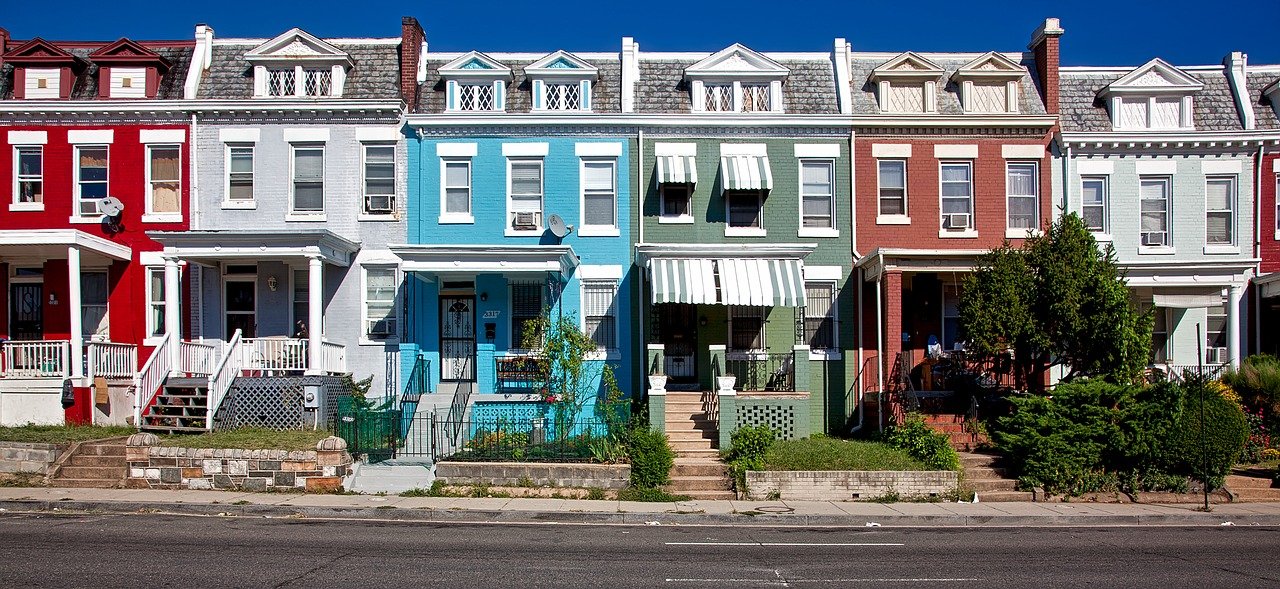 An image of row houses and a street in Washington DC