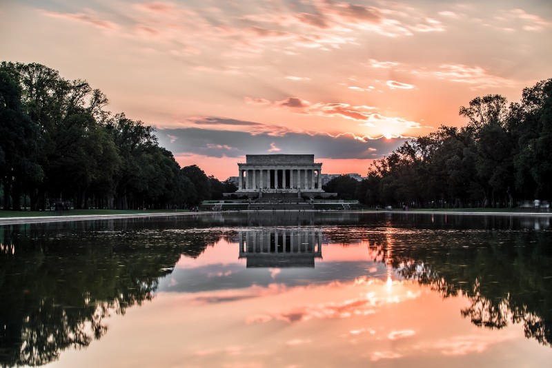 Photo of the Lincoln Memorial and Reflecting Pool